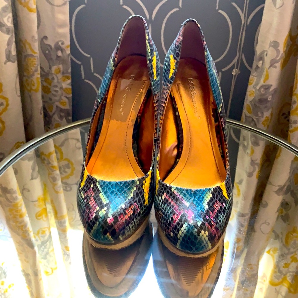 BCBG CAPONE SNAKESKIN HEEL